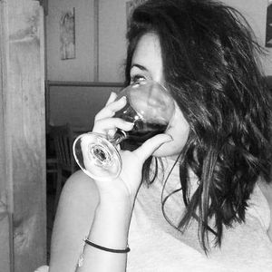 Meet your Posher, Claudia